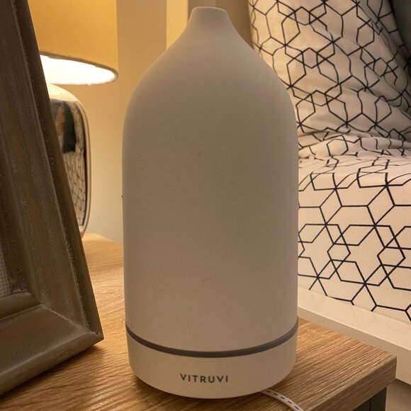 Vitruvi Stone White Diffuser - Picture 2 of 4